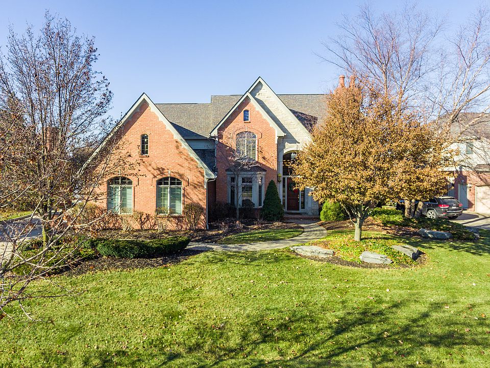 1st image of 17577 Parkshore Dr