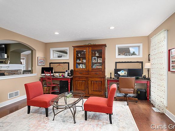 5th image of 7235 Silver Meadow Dr NE