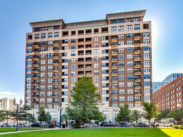 849 N Franklin St Unit 1007, Chicago, IL 60610