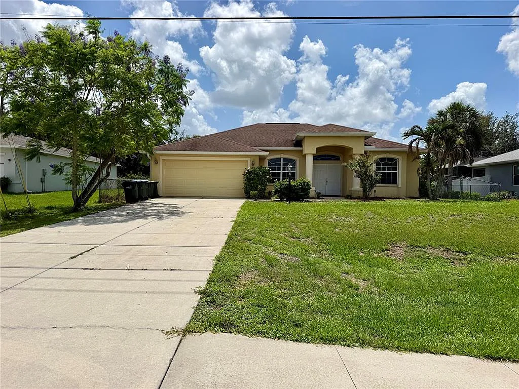 3 bed, 2.0 bath, 1815 sqft, $2,250 — Photo 2