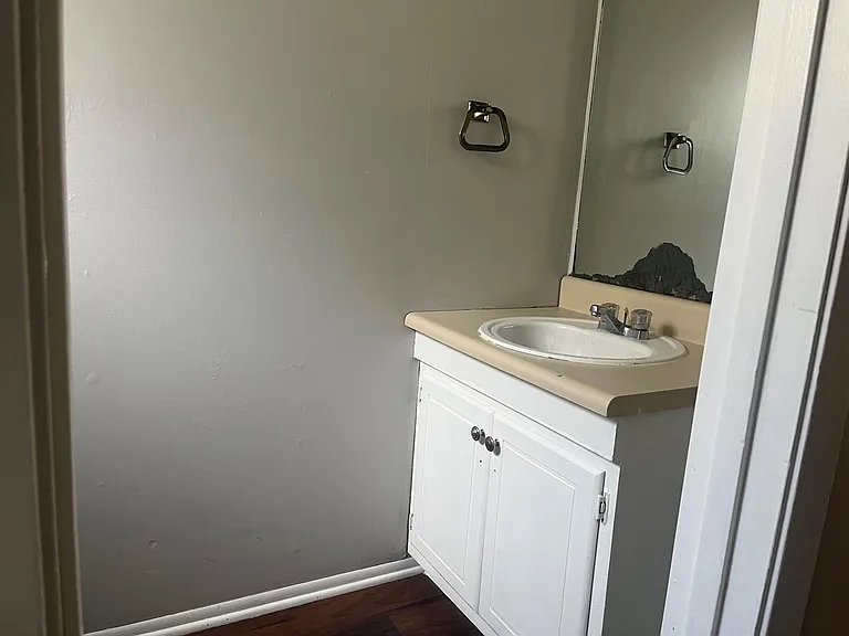 1921 Southpointe Dr #2 — Photo 8