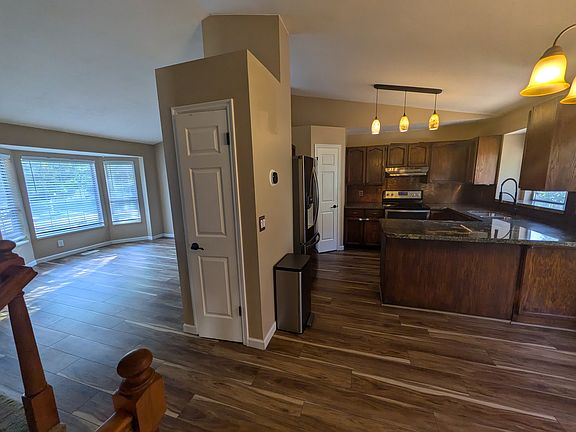 4th image of 455 E Unionwood Dr