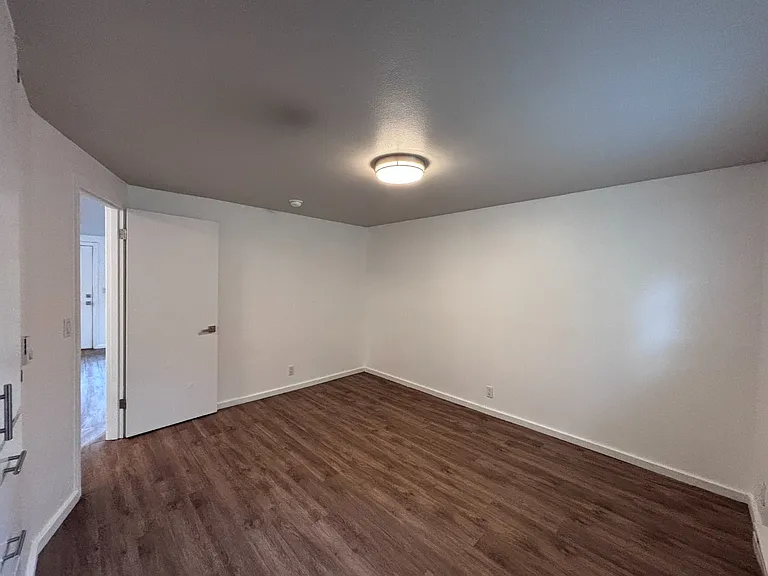 102 Summit Ave N #1 — Photo 18