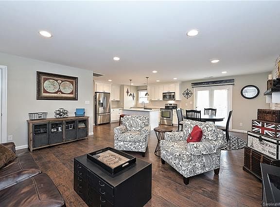4th image of 2301 Kimway Dr