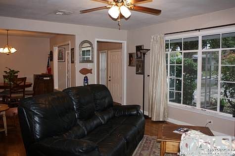 5th image of 252 Devonshire Dr