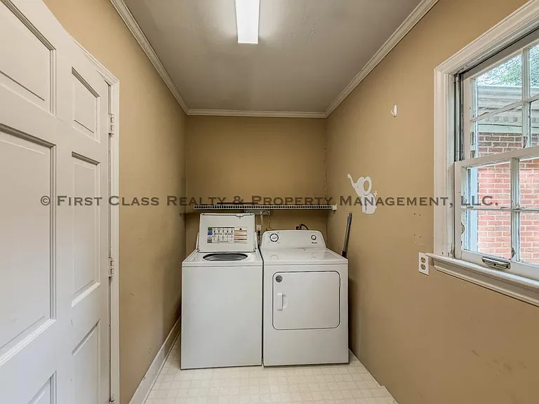 500 Ashworth Rd — Photo 57