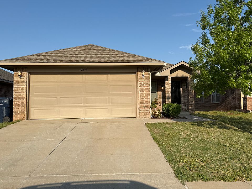 1st image of 19809 Vista Ave