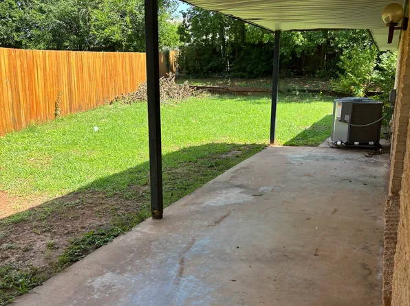 12218 Stratford Dr, Oklahoma City, OK 73120