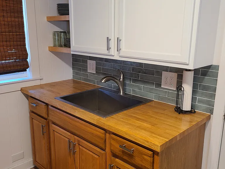 7 Runnells Ave #A — Photo 1