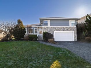 136 Greenway Road, Lido Beach, NY 11561