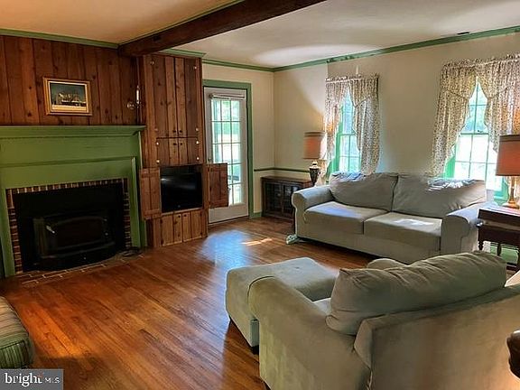 3rd image of 236 Blair Shore Rd