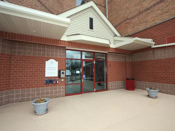 301 Harbour Town Drive #220, Madison, WI 53717