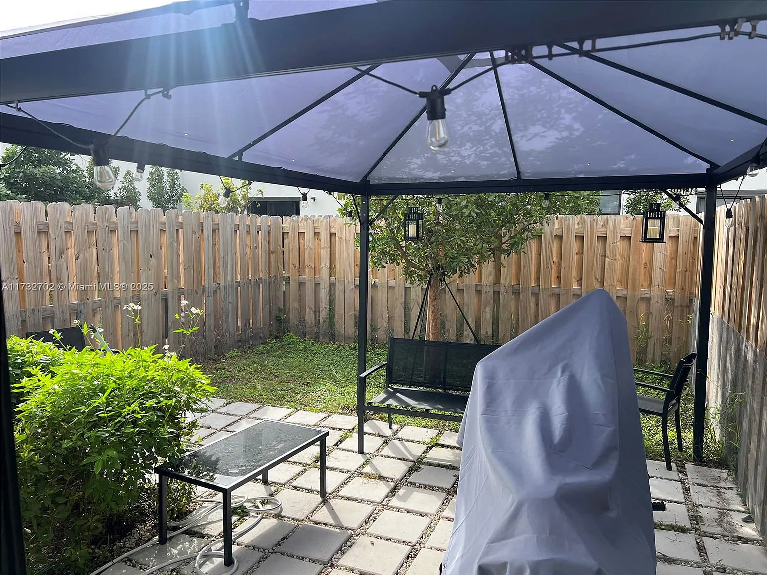3 bed, 2.5 bath, 1393 sqft, $2,600 — Photo 4