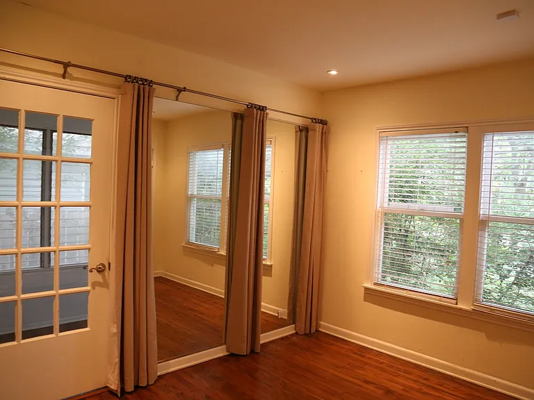 135 Tuxedo Ave — Photo 14
