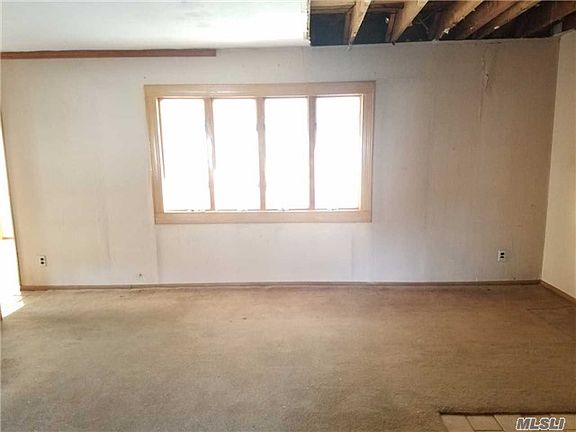 4th image of 604 Warwick Ave