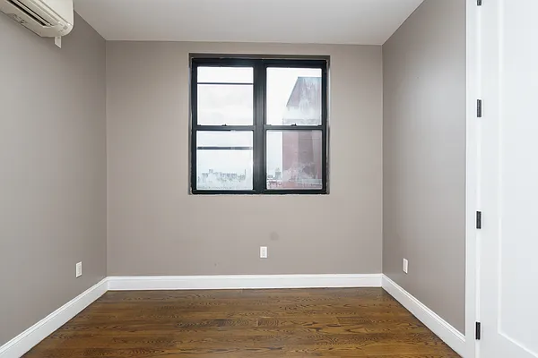 Bedroom, photo 2