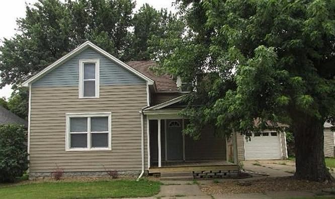 Front yard and porch 