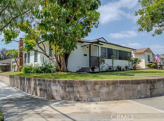 3rd image of 6038 Loomis St