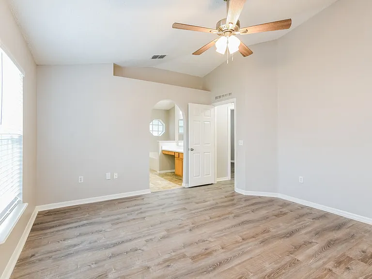 1117 Windy Bluff Dr — Photo 10