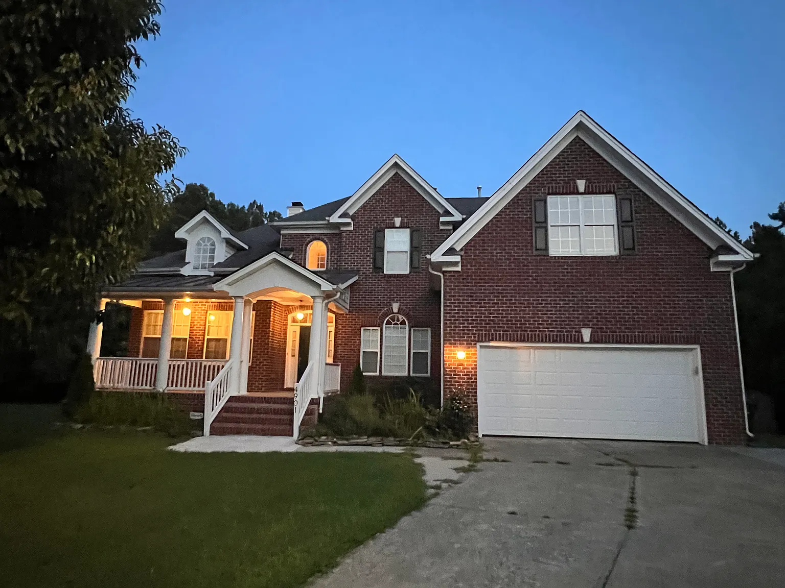 5 bed, 3687 sqft, $3,980 — Photo 2
