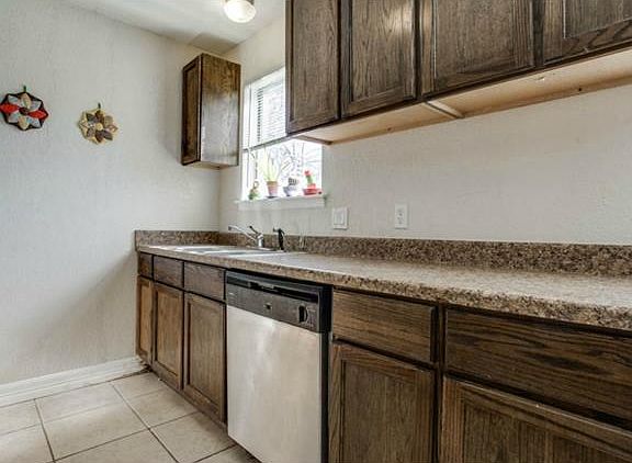 4th image of 4743 Bedford Dr