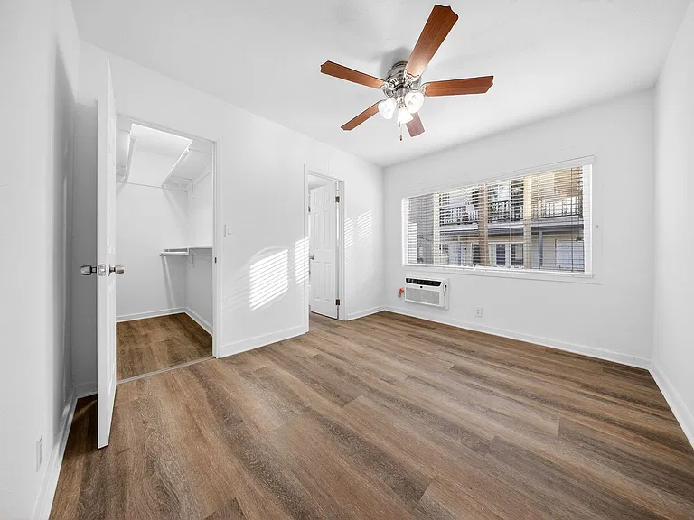 1685-1697 N Summit Avenue 109 #137 — Photo 32