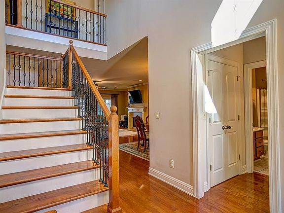 5th image of 8525 Carillion Pl