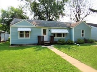 7 S Bond St, Altamont, IL 62411