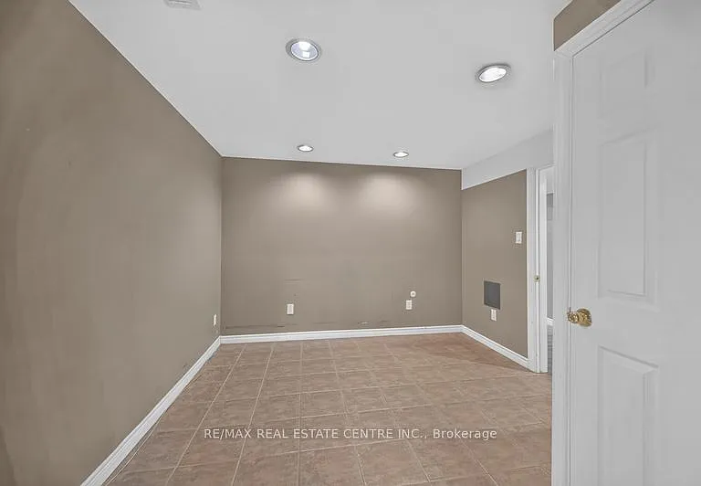 59 Colin Cres #LOWER — Photo 18