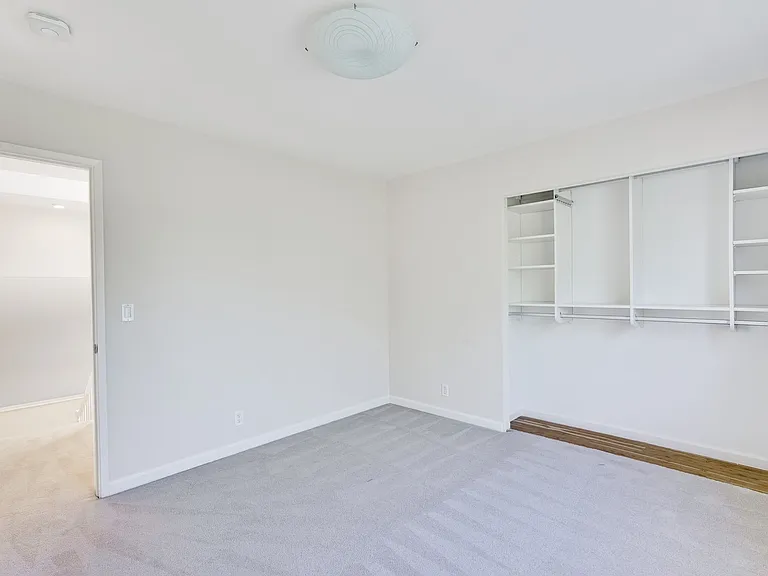 803 Runningwood Cir — Photo 40