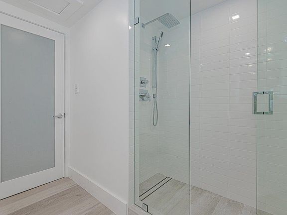 5th image of 2301 Collins Ave APT 1505