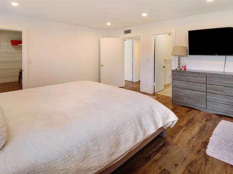 9390 SW 61st Way #D — Photo 22