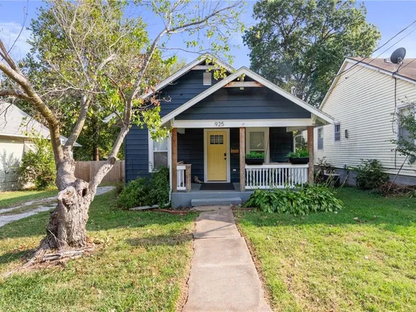 925 Pacific Ave, Osawatomie, KS 66064