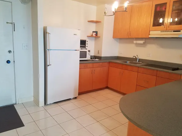 3045 Ala Napuaa Pl APT 1016, Honolulu, HI 96818