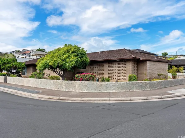 3504 Ala Hapuu St, Honolulu, HI 96818