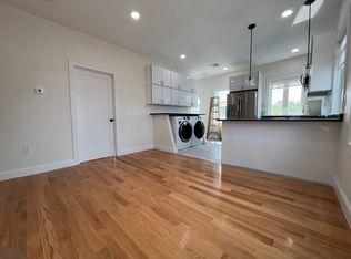 132 Buttonwood St FLOOR 3, Dorchester, MA 02125