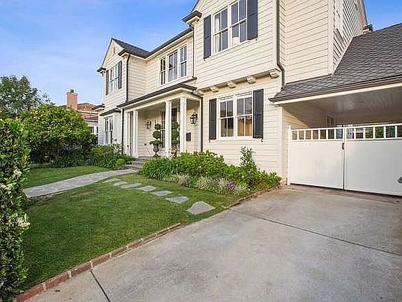 2nd image of 542 Tahquitz Pl
