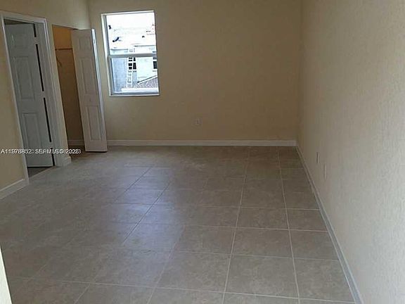 4th image of 17120 SW 95th Ter