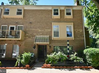 3831 Persimmon Cir, Fairfax, VA 22031