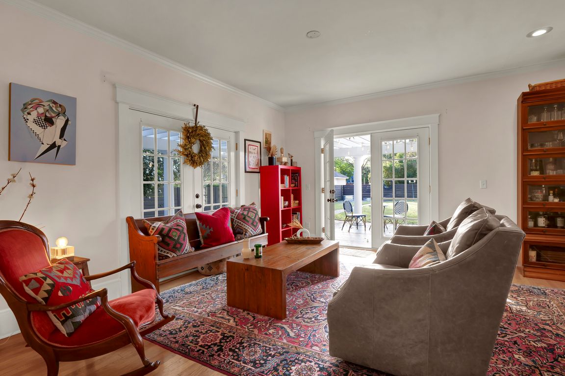 next background image