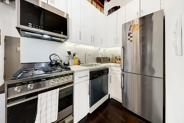 Rented by Corcoran | media 11