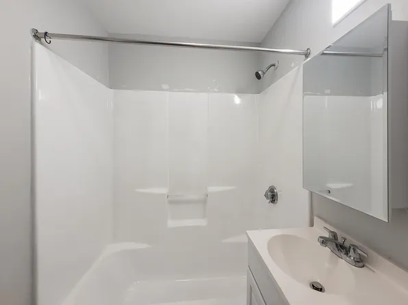 (undisclosed Address), Dorchester Center, MA 02124