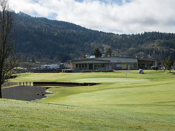 1919 Recreation Ln Sutherlin