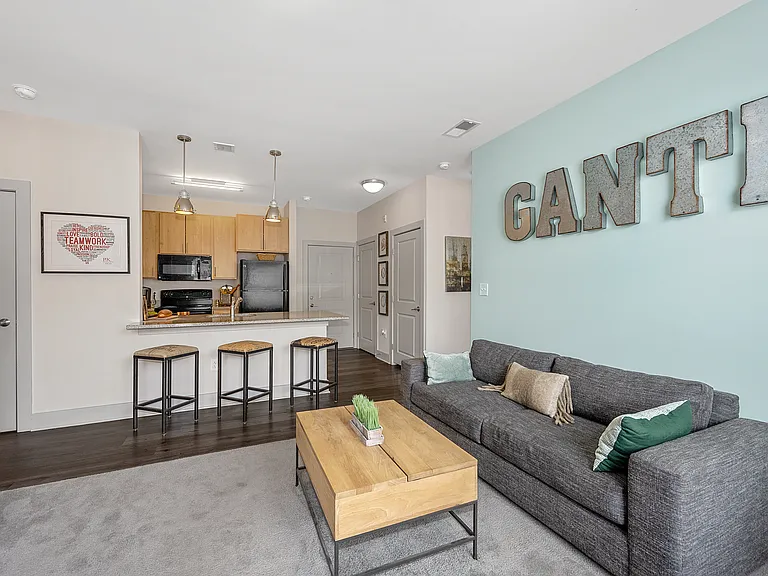 Gantry — Photo 16