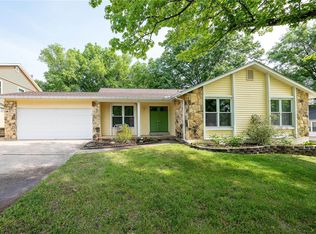 5 Greenfield Dr, Saint Peters, MO