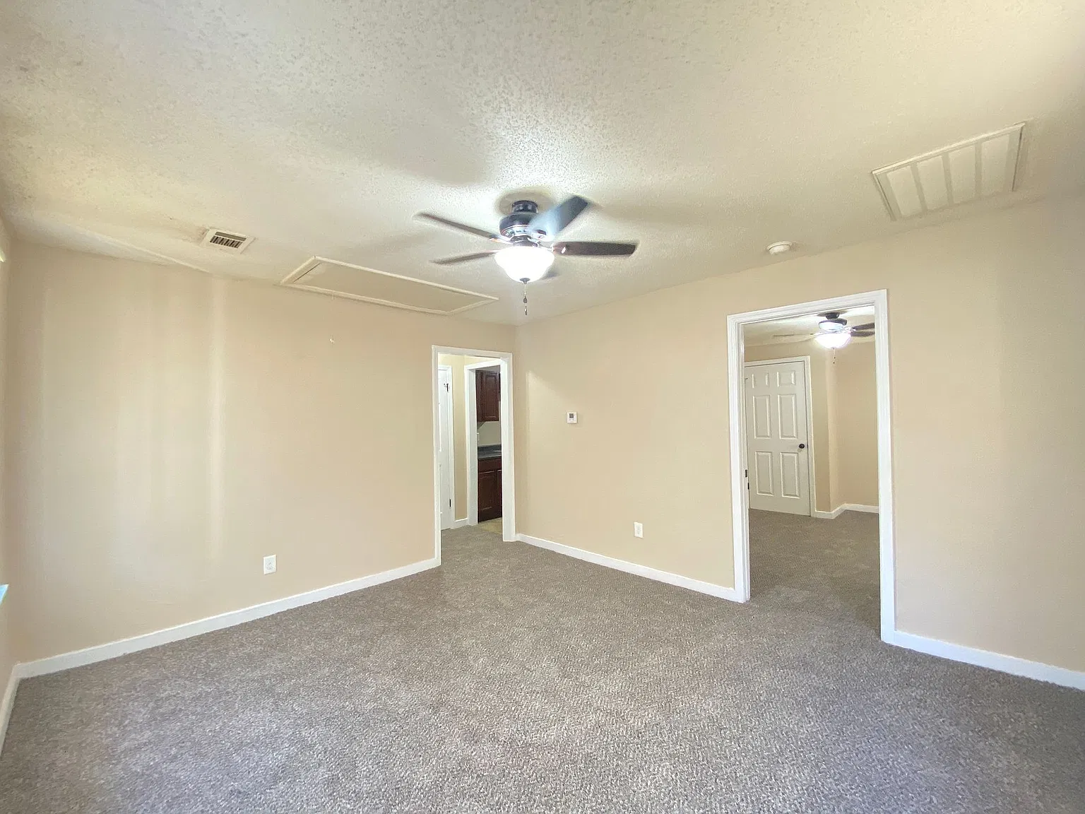 1622 College St — Photo 2