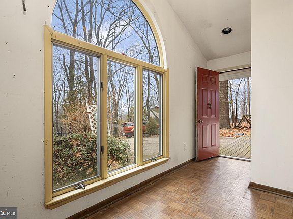 4th image of 230 Jug Hollow Rd