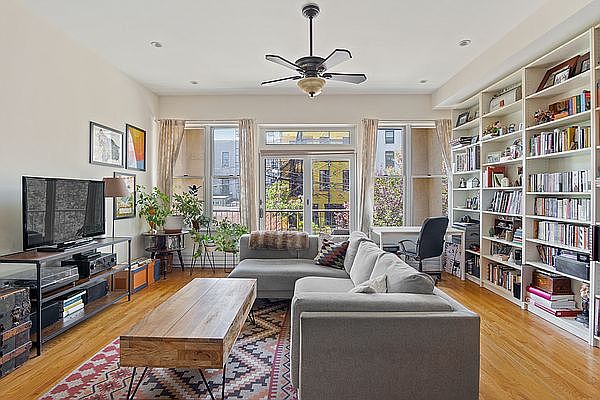 1st image of 370 11th St #2