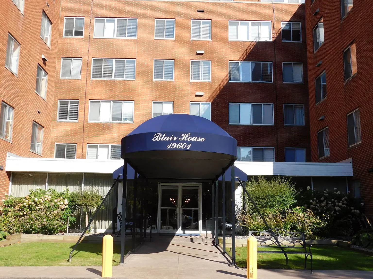 Blair House Apartments — Photo 1