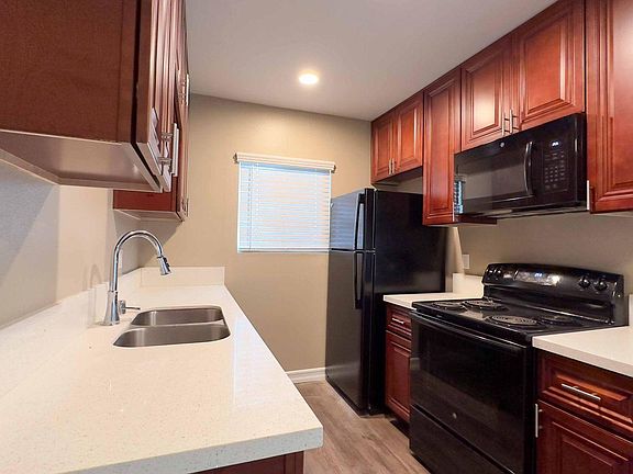 5th image of 3719 Marlborough Ave APT 6